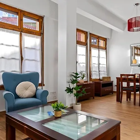 El Parchis, Menendez Valdes גיחון