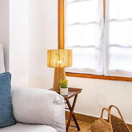 El Parchis, Menendez Valdes * גיחון